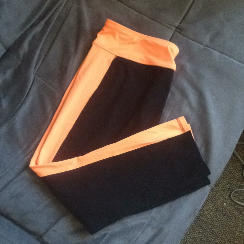 Black&Orange Cropped Leggings Juniors Large